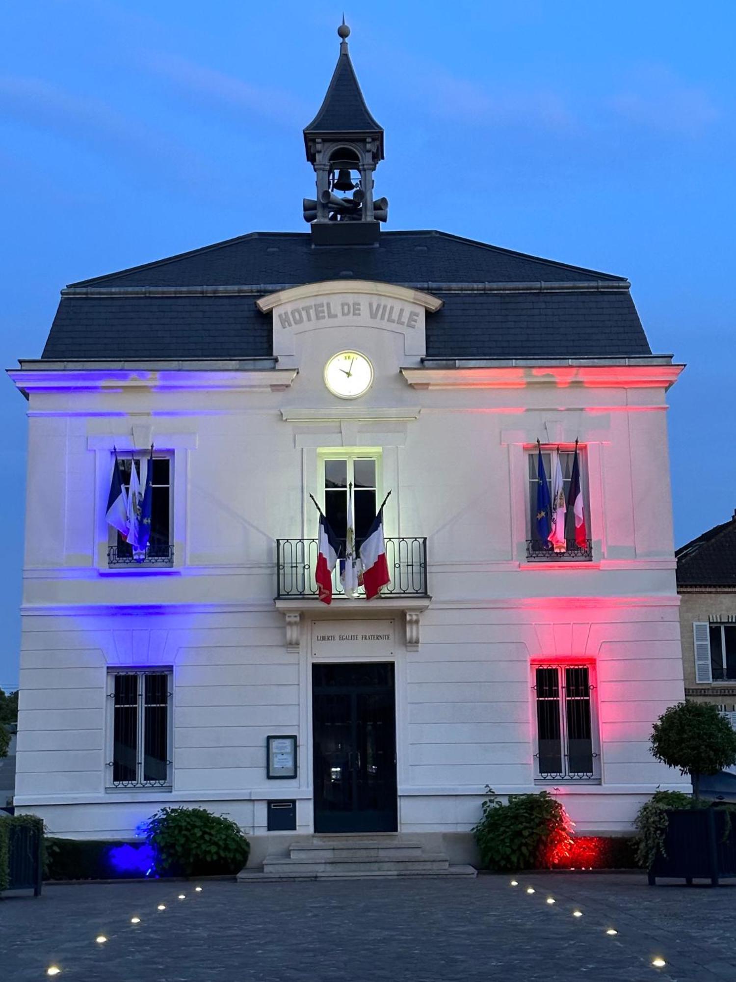 Bed and Breakfast Les Persiennes Auvers-sur-Oise Zewnętrze zdjęcie